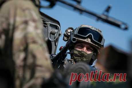 Украинские спецслужбы пришли с обысками к священнику УПЦ из-за репостов. Сотрудники Службы безопасности Украины пришли с обысками к священнику Украинской православной церкви Черкасской епархии протоиерею Борису Бродовскому из-за репостов в социальных сетях видео, которые якобы оправдывали специальную военную операцию. Отмечается, что иерей прекратил штатную службу в 2014 году из-за здоровья