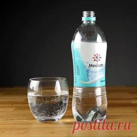 (3) Facebook