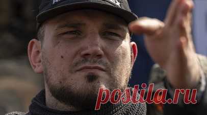 Главаря РДК Капустина обвиняют в убийстве двух жителей Брянской области. Главарь «Русского добровольческого корпуса»* Денис Капустин**, состоящий в РДК актёр «Глухаря» Кирилл Канахин и трое их сообщников обвиняются в убийстве двух жителей Брянской области, заявила прокурор 2-го Западного окружного военного суда, где заочно рассматривается их дело. Читать далее