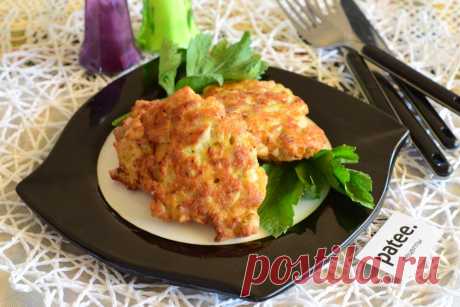 Куриные &quot;растрепки&quot; - Это так вкусно и сочно! Просто в восторге от этого рецепта! Это так вкусно и сочно! Стал моим любимым. Ингредиенты: Куриная грудка — 3 шт. 2-3 ст. л. майонеза, 1 яйцо, 2-3 ст. л. муки или крахмала соль, перец по-вкусу 3-4 зубчика чеснока щепотка карри Приготовление: Куриное мясо порезать меленькими кубиками, добавить майонез, яйцо, муку, соль, перец, выдавить чесночка. Должно получиться как тесто на оладьи