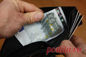 Официальный курс евро поднялся выше 95 рублей