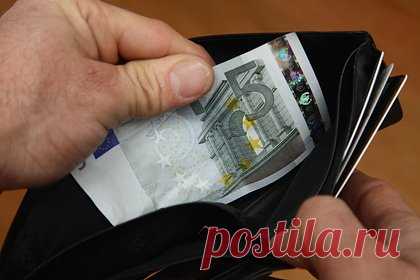 Официальный курс евро поднялся выше 95 рублей