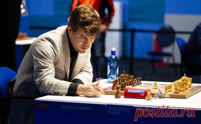 Карлсен отказался от участия в турнире претендентов на шахматную корону. Норвежец, 16-й чемпион мира отобрался в турнир претендентов как победитель Кубка мира. Но Карлсен заявил, что ему не интересна борьба за чемпионский титул