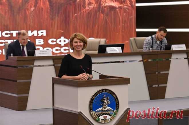 Развитие агробизнеса в регионе. Глава Адыгеи посетил фермерское хозяйство. Первый замминистра сельского хозяйства РФ и глава Адыгеи посетили крестьянско-фермерское хозяйство. При государственной поддержке агробизнесмен создал агробизнес и успешно развивает своё дело.