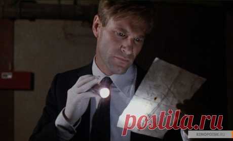 Аарон Экхарт