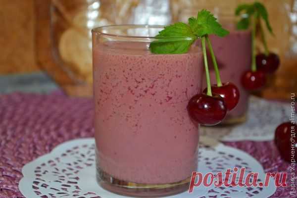 Молочный коктейль с вишнево-шоколадным вкусом