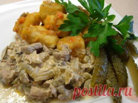 Бефстроганов с солеными огурцами и грибами. рецепт с фотографиями