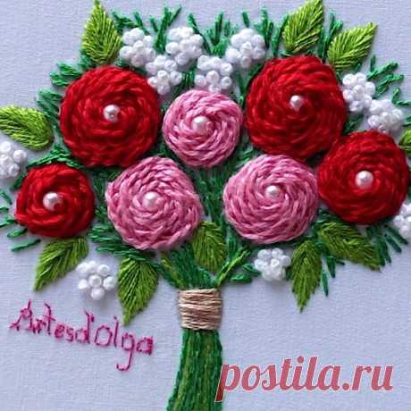 En este video te invito a que bordemos un bouquet de rosas en punto tallo. Espero sea de su agrado. . . . . #artesdeolga #artesdolga #bordado #bordados #rosas #bouquet #diy #embroidery #roses…