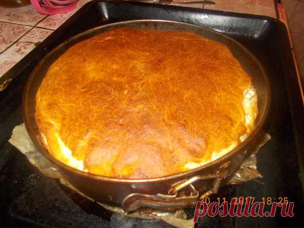 Простой и очень вкусный пирог с творогом (такой пирог можно печь и с вареньем)