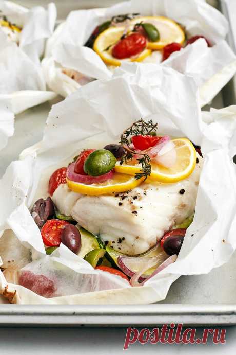 Mediterranean Cod en Papillote (Fish in Parchment Paper) - Downshiftology