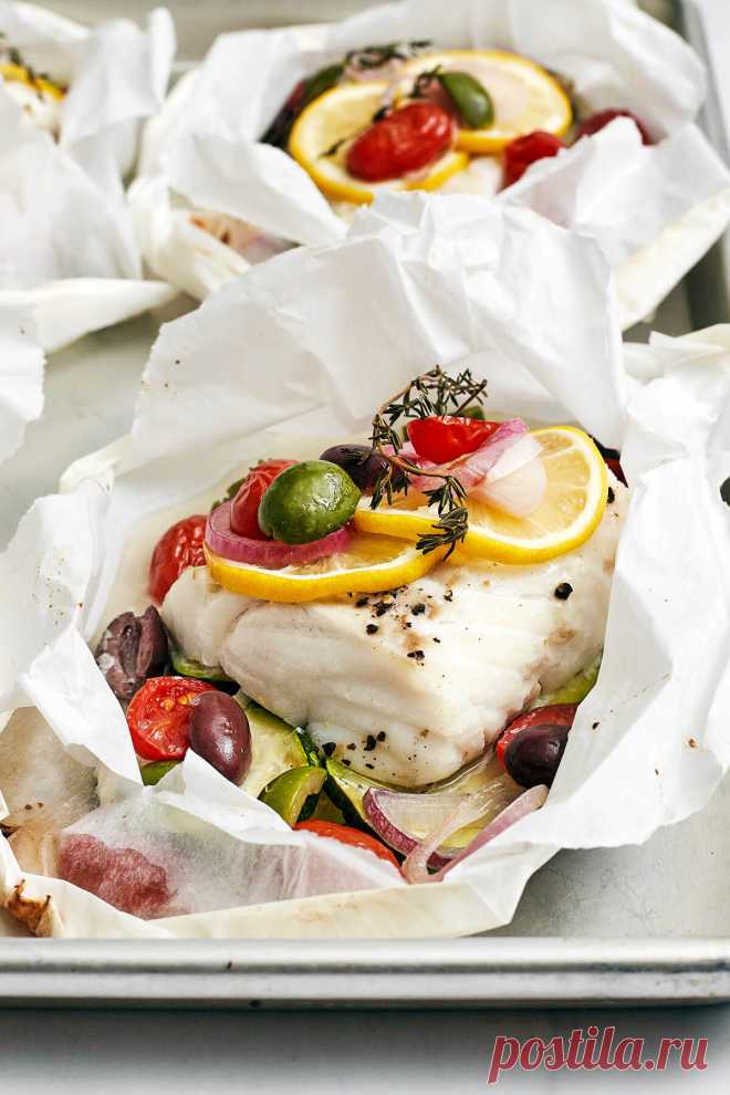 Mediterranean Cod en Papillote (Fish in Parchment Paper) - Downshiftology