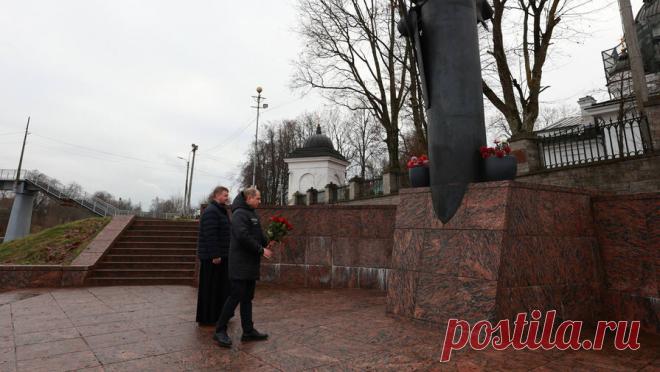 В Усть-Ижоре может появиться мемориал "Вечный огонь". У подножия памятника Александру Невскому в Усть-Ижоре может появиться мемориал "Вечный огонь", сообщил в своем Telegram-канале депутат Госдумы от Санкт-Петербурга Михаил Романов. По словам депутата, к нему поступило много ...
