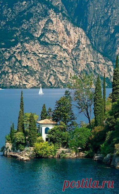 Luxury villas for rent in Italy since 1993