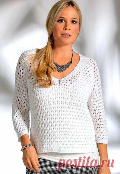 Белый пуловер со сквозным узором (большие размеры)

Женственный пуловер со сквозным узором прекрасно сидит на женщинах с формами. Такая модель пригодится и на работе, и на отдыхе.

РАЗМЕРЫ
42/44 (46/48) 50/52 (54/56)

ВАМ ПОТРЕБУЕТСЯ
Пряжа (55% хлопка, 45% полиакрила; 140 м/50 г) – 350 (400) 450 (500) г белой; спицы № 4 и 4,5; круговые спицы № 4.

УЗОРЫ И СХЕМЫ
Узор для планки вязать на спицах №4, все остальные узоры выполняются на спицах № 4,5.

УЗОР ДЛЯ ПЛАНКИ
Четное чис...