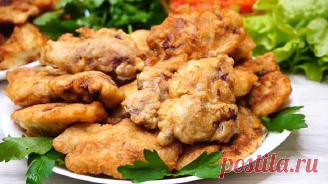 Печень в кляре на закуску: море пользы и вкуса Печень можно брать любую: например, свиную или говяжью. Кстати, таким способом можно приготовить любое мясо: оно получится вкусным, сочным и аппетитным. Печень в кляре – это невероятно сытный перекус, в котором море пользы и вкуса: обязательно попробуйте.