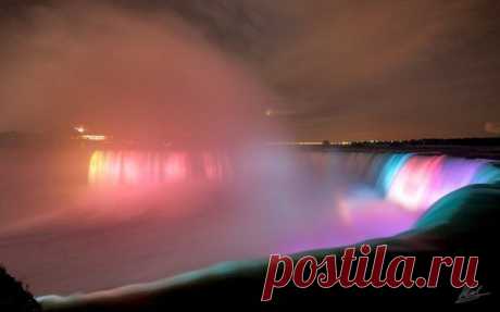 Ниагарский водопад ночью