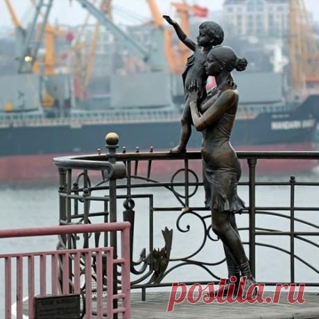 Памятники любви, дружбе и преданности, установленные в разных уголках мира