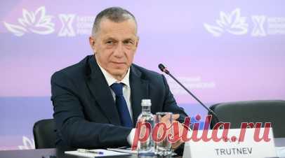 Полпред Трутнев рассказал, что отстреливался от ВСУ в Угледаре. Вице-премьер и полпред президента в Дальневосточном федеральном округе Юрий Трутнев рассказал в интервью военкору и автору проекта WarGonzo Семёну Пегову, что в ходе одной из своих поездок в ДНР он попал под обстрел ВСУ и был вынужден отстреливаться. Читать далее