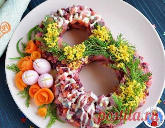 Салат 8 МАРТА НУ ООООоочень нежный и вкусный!
Ингредиенты:
Сельдь слабосоленая — 1 Штука
Свекла — 1 Штука
Морковь — 1 Штука
Картофель — 1 Штука
Лук — 1 Штука
Майонез — По вкусу
Перец черный молотый — По вкусу
Украшение — По вкусу (перепелиные яйца 3 шт, укроп 3 веточки, вареный желток 1 шт, морковь вареная 1 шт, свекольный сок 2 ст.л )
Количество порций: 4
Как приготовить 