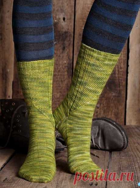Носки с жемчужным узором для полных икр SEED STITCH SOCKS, дизайнер JENI CHASE | Вязалушка Пульс Mail.ru