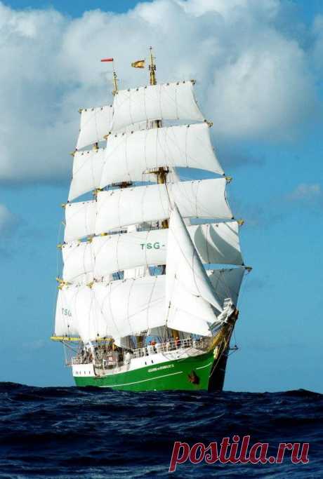 Tall ship | Canvases | Парусные Суда, Корабли и Парусные Суда
