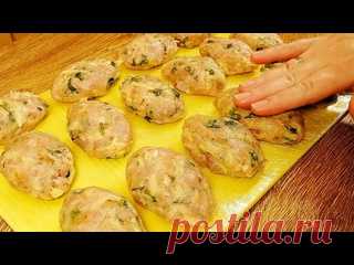 А Вы так готовите? Вкуснейшее горячее блюдо из куриного фарша Ингредиенты:700 г куриного фарша2 картофелины2 луковицы (обжаренные)1-2 ст.л. горчицыпетрушкасоль, перец, чеснок___________2 яйца4 ст.л. кукурузного крахмаласоль