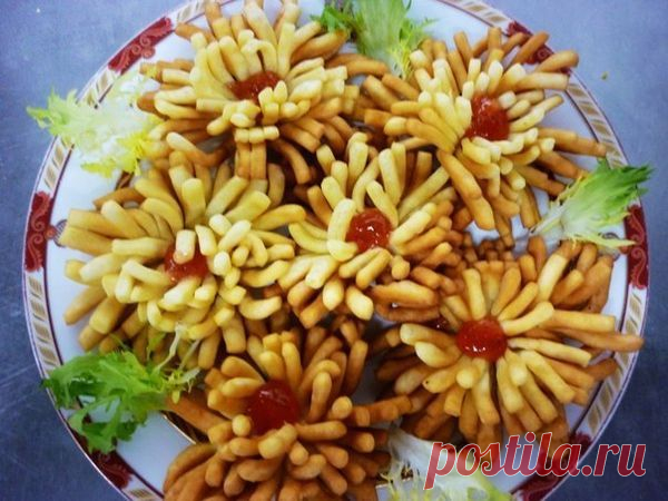 "Хризантемы" из яичного теста .