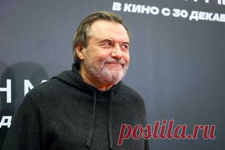 Алексей Учитель решил выйти из Российского оскаровского комитета. Народный артист России, режиссер Алексей Учитель вышел из Российского оскаровского комитета. Кинодеятель поведал, что президиум Киноакадемии никак не отреагировал на его просьбу собраться вместе и выработать общую позицию. Учитель добавил, что о своем решении выйти из комитета организации он оповестил коллег.