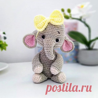 Слонёнок амигуруми. Схемы и описания для вязания игрушек крючком! Бесплатный мастер-класс от Виктории Макаревич по вязанию слонёнка крючком. Высота вязаной крючком игрушки примерно 13 см. Для изготовления такого слон…