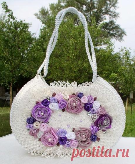 Вязаные сумочки из атласных лент