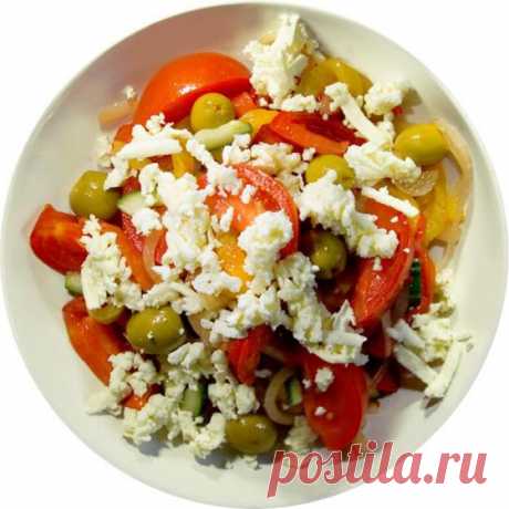 ШОПСКИЙ САЛАТ
Этот вкусный, свежий салат, является традиционным блюдом в болгарской, сербской, албанской, чешской и черногорской кухне. Его готовят со свежим, маринованным или запеченным болгарским перцем. Попробуйте, уверена, не пожалеете!