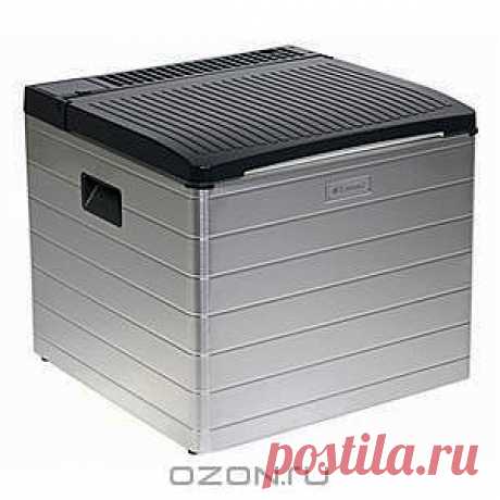 Dometic RC2200 EGP мобильный холодильник 41 л, Black Silver - Абсорбционный холодильник в алюминиевом корпусе Dometic CombiCool RC 2200 EGP выглядит необычайно привлекательно и отлично смотрится в любом месте – на барбекю на террасе, на пикнике под тентом или в путешествии вдали от цивилизации. Благодаря усовершенствованной абсорбционной технологии холодильник обеспечивает мощное охлаждение до 33°C ниже температуры окружающей среды и он абсолютно бесшумный. Объемом 41 литр, CombiCool RC 2200 EGP