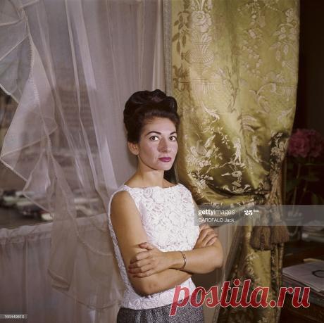 maria-callas-in-paris-for-a-unique-concert-maria-callas-dans-sa-de-picture-id166449810 (2048×2044)