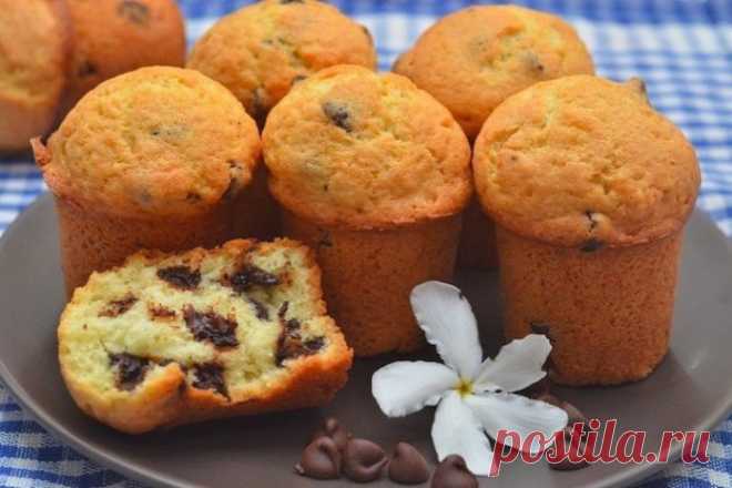 Маффины с шоколадными чипсами «Динь-динь-дон» 


Выпечка должна быть идеально! Такой кекс всегда получается просто супер!









 
Время приготовления: 40 минут
Ингредиенты:
Масло сливочное — 100 гСахар — 100 гЯйцо — 3 шт.Мука — 200 гРазрыхлите…