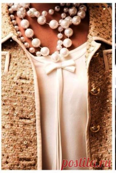 Моднице на заметку — жемчуг, как элемент стильного и элегантного образа Некоторые украшения способны всегда внести изысканную нотку в образ. 

 Ассоциация, которая возникает с ним — элегантность.



Жемчуг, как натуральный, так и искусственный, неотъемлемый атрибут дома Ш…