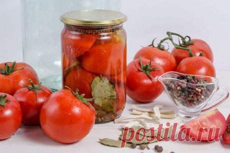 Зимой пригодится: консервируем помидоры. Зимой пригодится: консервируем помидоры Чем хороши помидоры? Почти всем. В этих овощах много полезных веществ - фосфора, железа, калия, разнообразных витаминов (С, B1, B2, К). Пектин, содержащийся в томатах, хорошо влияет на холестерин - снижает их уровень в крови. Маринованные помидоры тоже полезны - они богаты ликопином, который помогает профилактике рака. Читать далее...