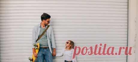 Мы хотим лучшего для своих детей. Хотим быть откровенными с ними, но иногда наша откровенность может им навредить. Мы хотим дать им свободу, но забываем обозначить границы. Эксперты, работающие с детьми, уверены: некоторые ошибки могут нанести сильный вред детской душе и даже безопасности. #детскаяпсихология #детииродители #секретывоспитания