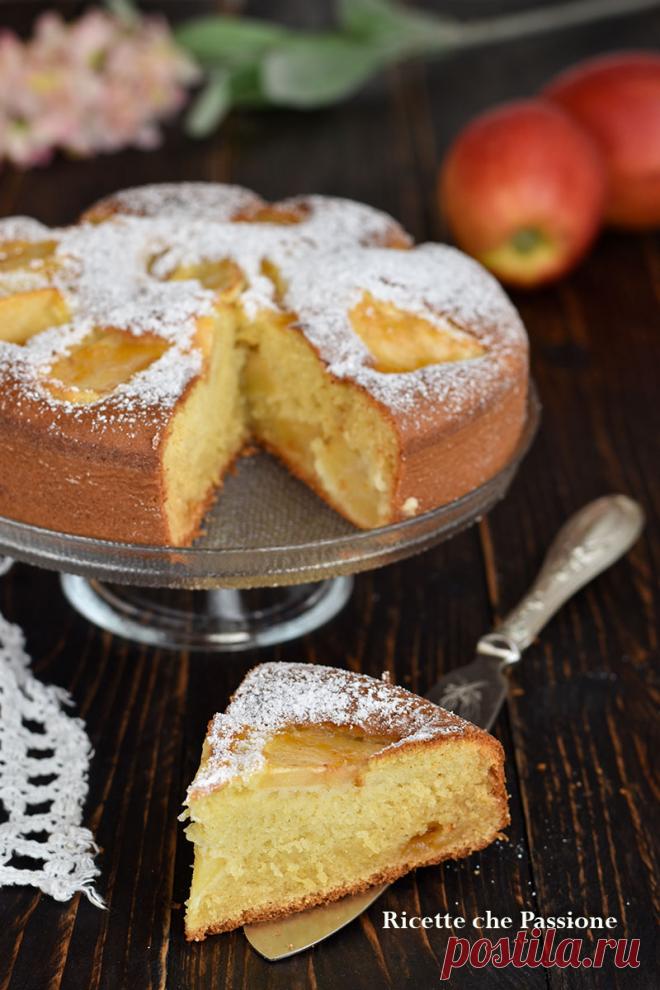 Torta di mele al latte caldo - hot milk sponge cake con le mele - Ricette che Passione