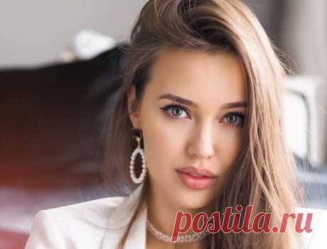 Анастасия Костенко показала себя в 16-летнем возрасте и поздравила брата с днем рождения