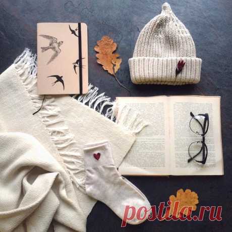 #nepovtorimie в Instagram: «Доброе утро! В Сooperative42.20 Вы сможете найти подвески, кольца, серьги и другие маленькие детали, необходимые для завершения любого образа 🌸☕ •Блокнот OZU "Птицы" формата A5 (артикул 303-11-5) 600₽ •Шапка с заостренным концом (арт 11-15002) 1800₽ •Оправа (арт 01-160162) 2600₽ •Шарф "OldCraft" (арт 09-160010) 4000₽ •Носки (арт 04-160027) 300₽ •Вы можете заказать примерку в любом из наших магазинов на сайте nepovtorimie.ru #cooperative4220 #nepovtorimie»