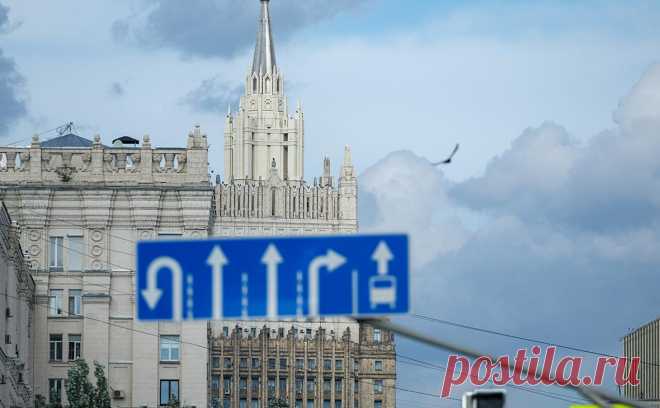 МИД гарантировал, что у России есть возможность «вразумить» Запад. Россия обладает военно-техническими средствами для вразумления Запада, заявил в интервью ТАСС замминистра иностранных дел России Сергей Рябков.