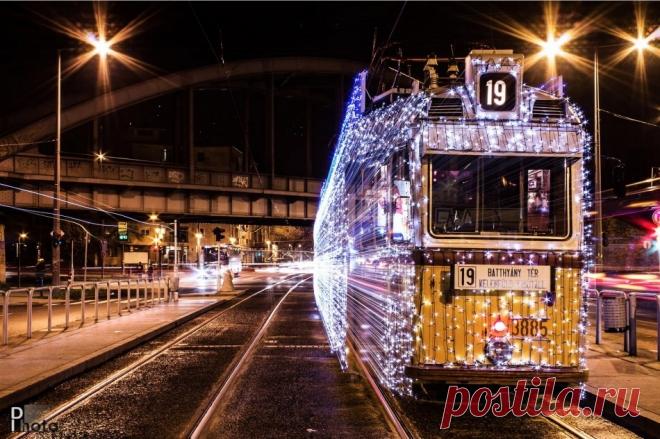 Завораживающие трамваи в Будапеште, покрытые светодиодными лампами. - Путешествуем вместе