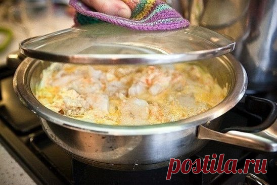 Минтай под сметанно-чесночным соусом