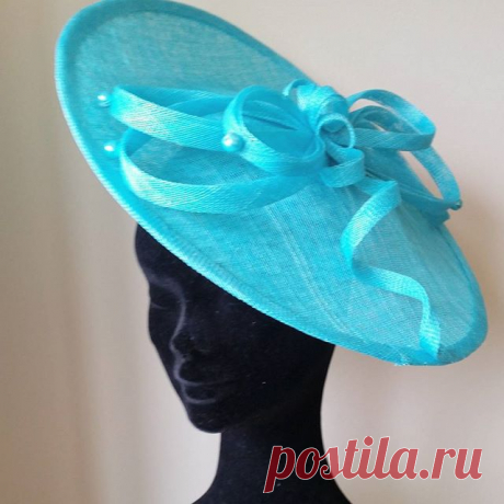 New #summer piece available from @dontcallmedearboutique in #galway..
#millinery #handsewn #hats #handblocked #handcrafted #handmade #unique #wedding #oneofakind #irishdesign #beautiful #ladiesfashion #womensfashion #summertime #summerfashion #ireland #besthat #bestdressed @racesgalway @dublinhorseshow