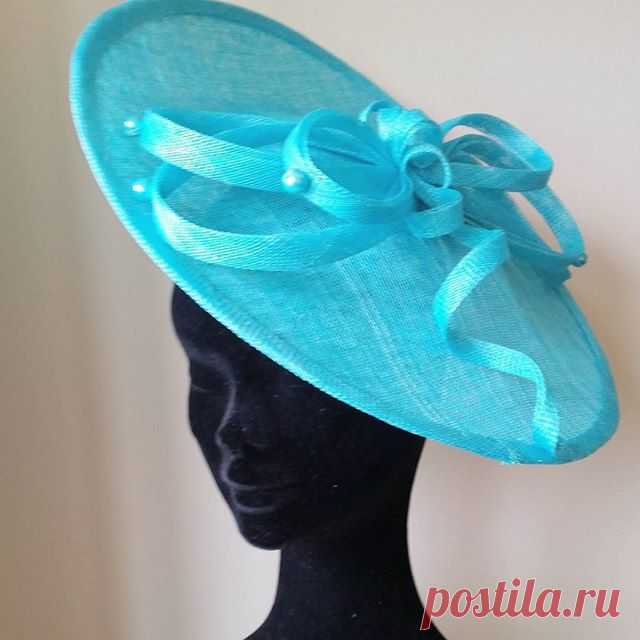 New #summer piece available from @dontcallmedearboutique in #galway..
#millinery #handsewn #hats #handblocked #handcrafted #handmade #unique #wedding #oneofakind #irishdesign #beautiful #ladiesfashion #womensfashion #summertime #summerfashion #ireland #besthat #bestdressed @racesgalway @dublinhorseshow