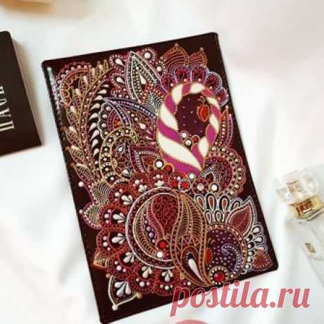 #tr_работы_мастеров
Дивная красота - обложка на паспорт от мастера @annaefim1105

#арт #искусства #сувенирыручнойработы #эксклюзивныеподарки #эксклюзивнодлявас #идеядляподарка #подарокподруге #подароксебелюбимой #оригинальныеподарки #оригинальные_подарки #заказыонлайн #креативный #творю #любимоедело #чтоподаритьмаме #dotart #dotillism #pointtopoint #point_to_point #точечнаяроспись #точечная_роспись