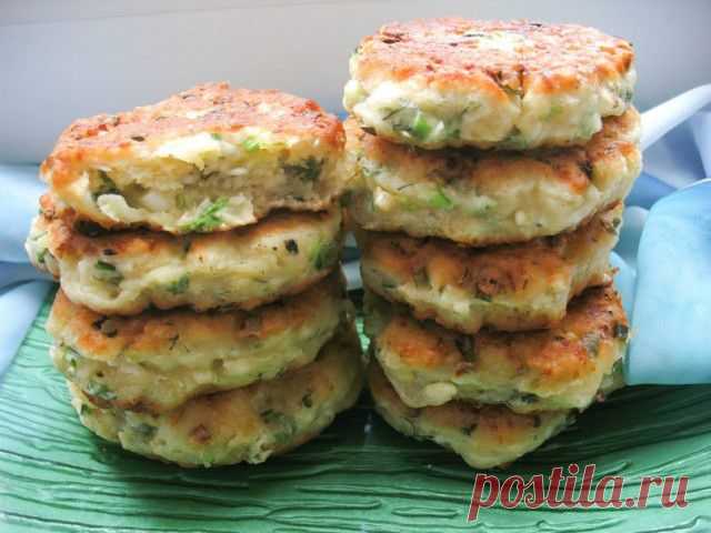 Оладушки творожные с зеленым луком и сыром