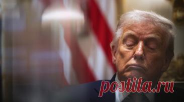 NYT: Трамп снова едва не уснул на заседании кабинета министров. Президент США Дональд Трамп в очередной раз выглядел так, будто борется со сном во время встречи с членами своего кабинета министров. Читать далее