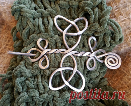 Celtic Trinity Knots Aluminum Hair Pin от nicholasandfelice