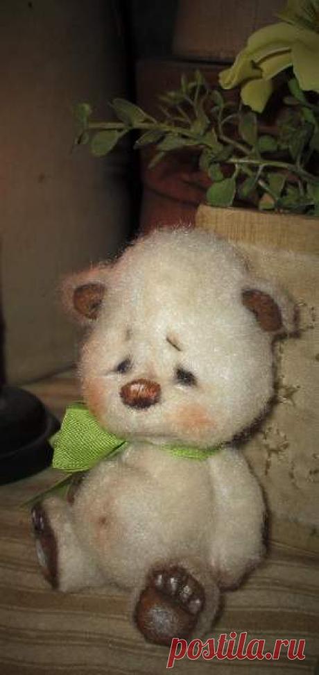 Vanilla Drop Bear By Patti Sikes of Patti's Ratties - Bear Pile
